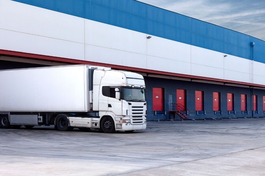 cross docking warehouse - lorry unloading stock