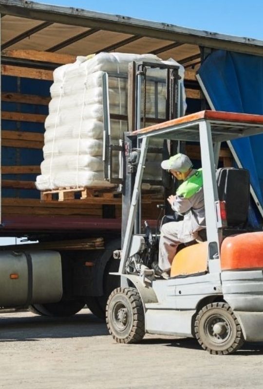 1500 (1) logistics loading bay